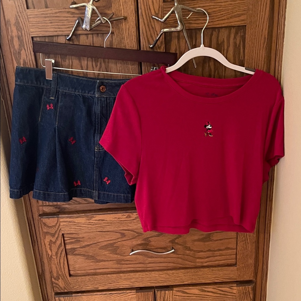 GAP x DISNEY Red Cropped T-Shirt with Embroidered Minnie Mouse + Jean Skirt